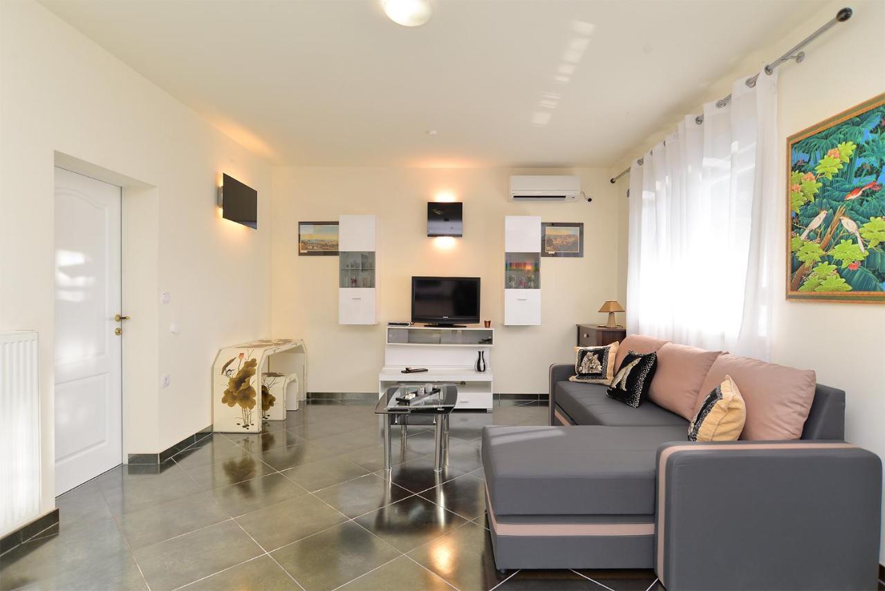 Apartments Ariana 1989 Fazana Luaran gambar